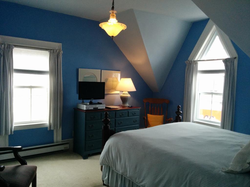 Fairmont House Bed & Breakfast Mahone Bay Δωμάτιο φωτογραφία